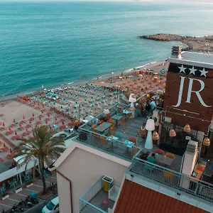 https://hotel-jolly-roger.hotelitalianriviera.com